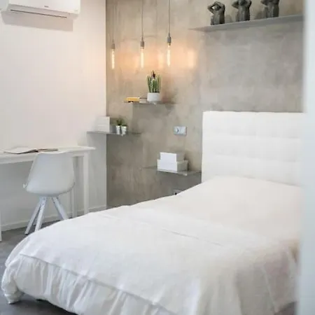 Super - Silver Apartman
